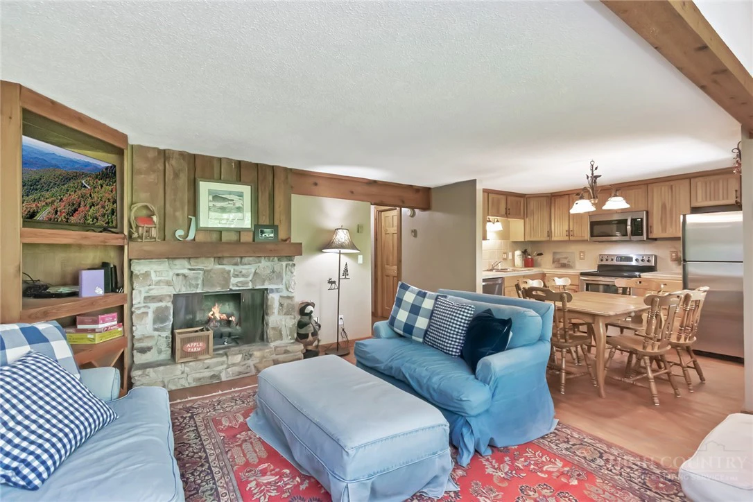 Image number 9 for the current listing