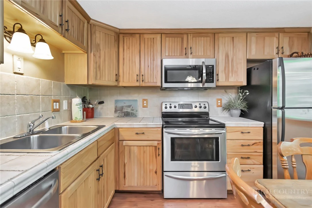 Image number 12 for the current listing
