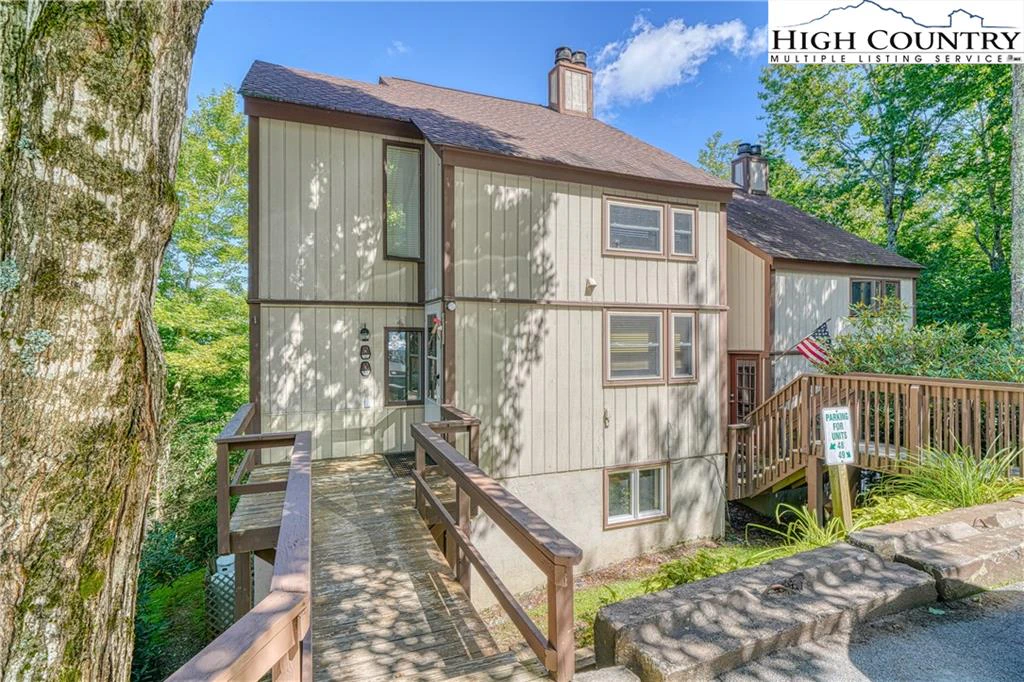 Image number 1 for the current listing