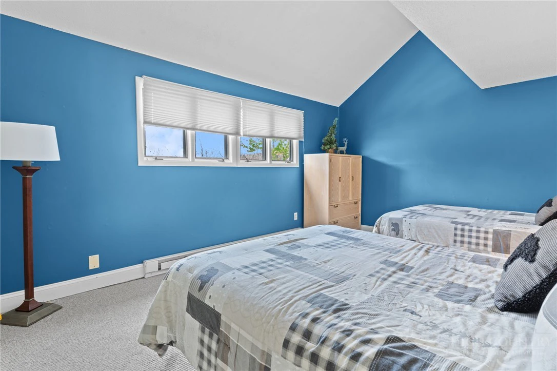 Image number 3 for the current listing
