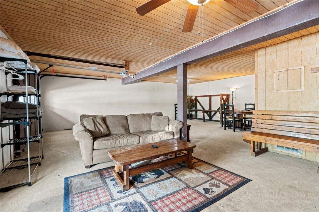 Image number 9 for the current listing