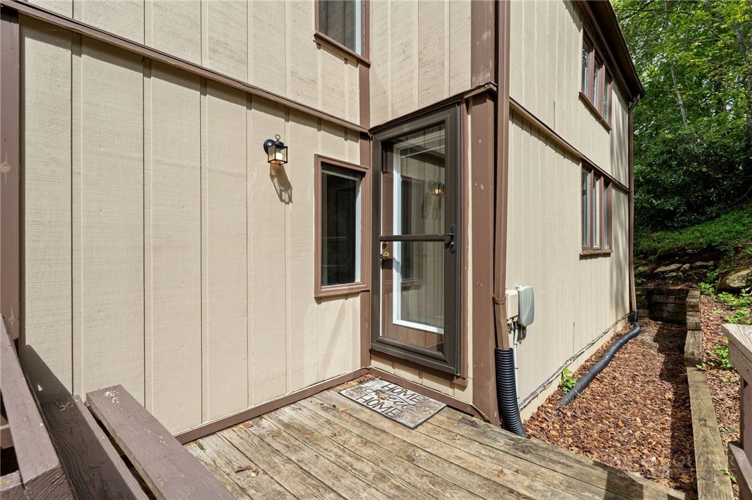Image number 11 for the current listing