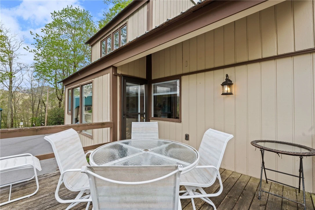 Image number 8 for the current listing