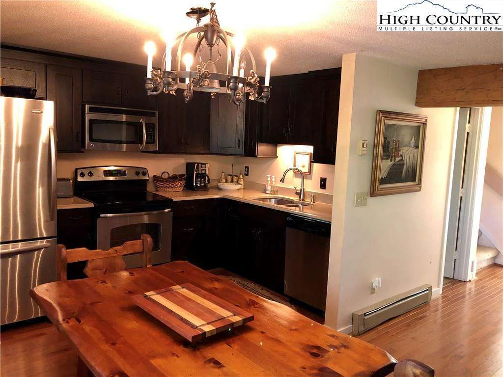 Image number 6 for the current listing