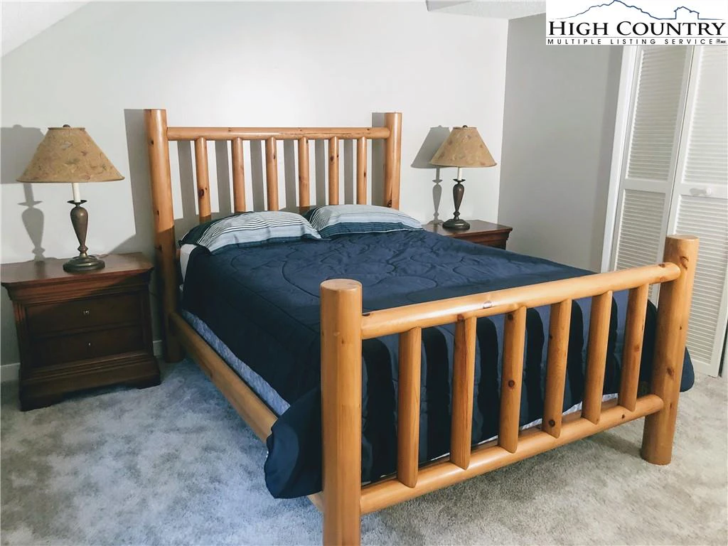 Image number 2 for the current listing