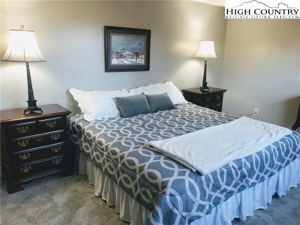 Image number 12 for the current listing
