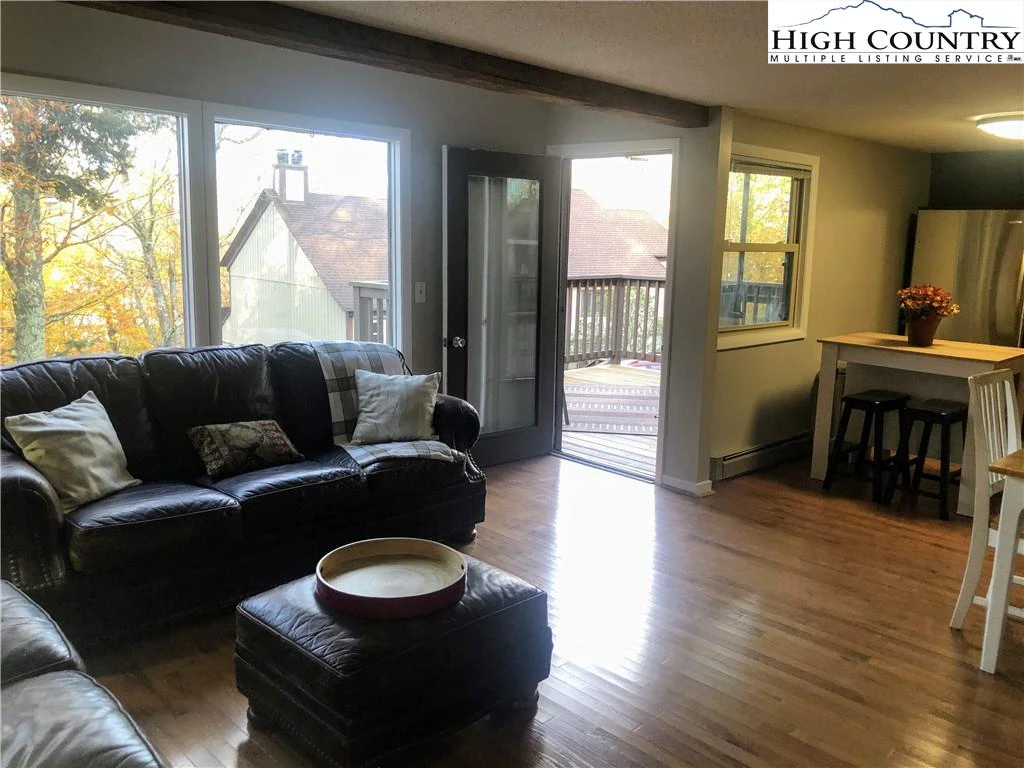 Image number 20 for the current listing