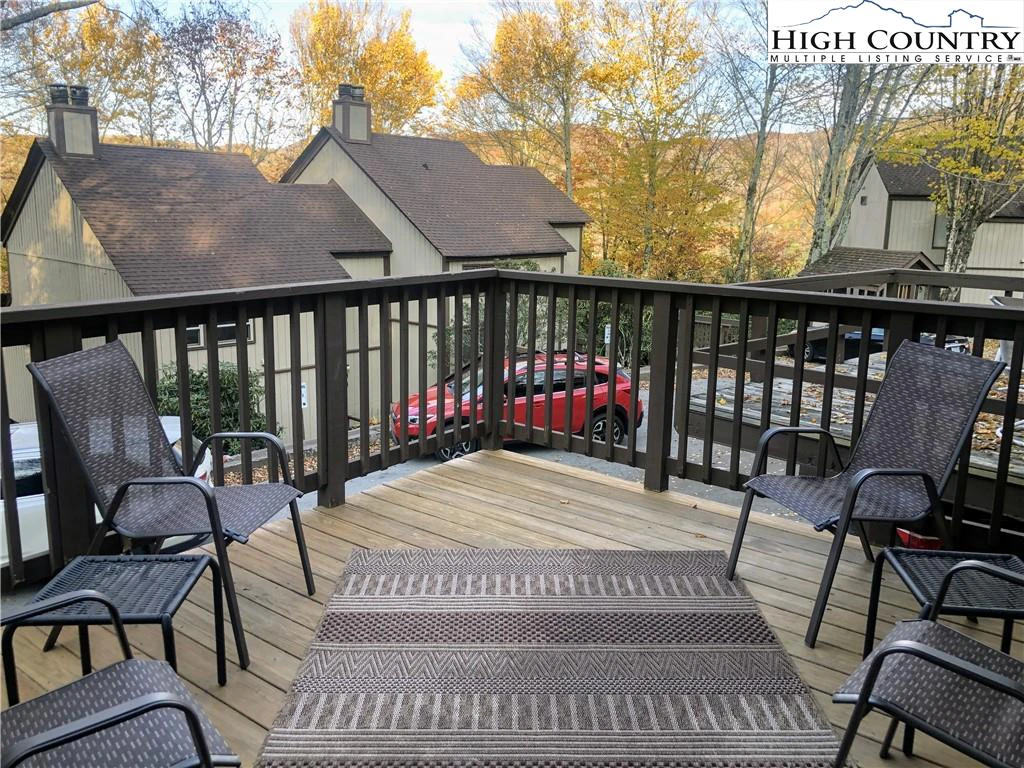 Image number 19 for the current listing