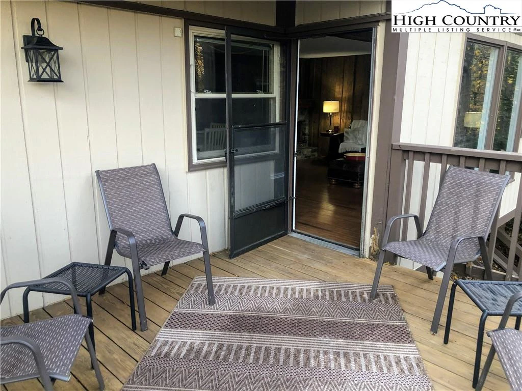 Image number 18 for the current listing