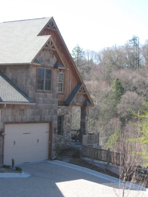 Image number 2 for the current listing