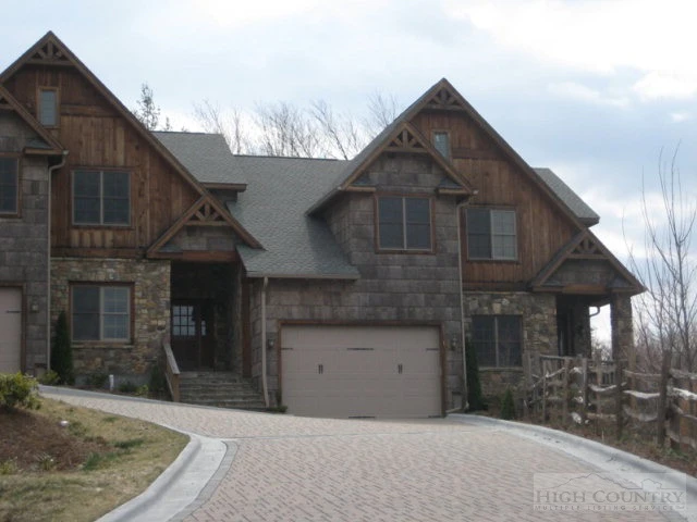 Image number 11 for the current listing