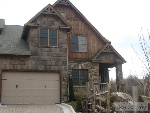 Image number 1 for the current listing