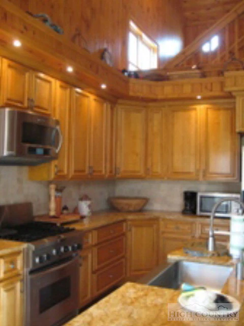 Image number 9 for the current listing
