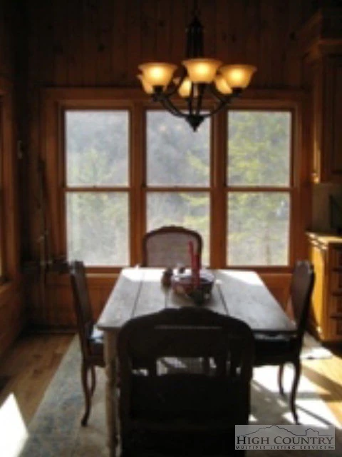 Image number 7 for the current listing