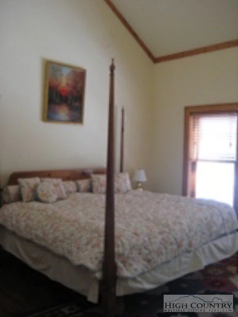Image number 6 for the current listing