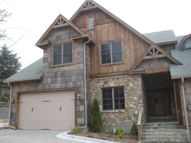 Image number 1 for the current listing