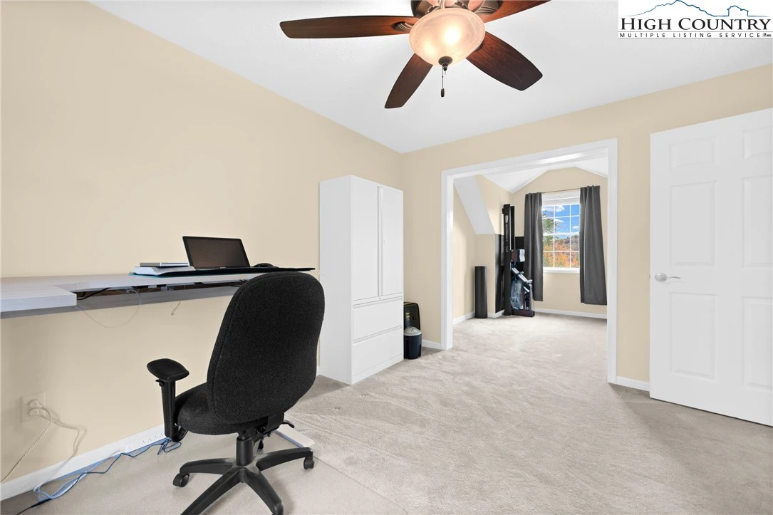 Image number 11 for the current listing