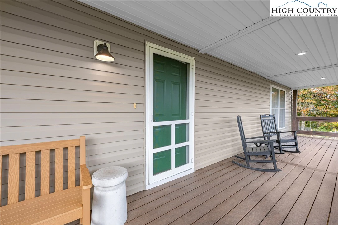 Image number 15 for the current listing