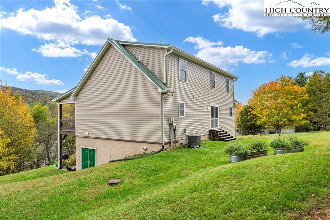 Image number 20 for the current listing