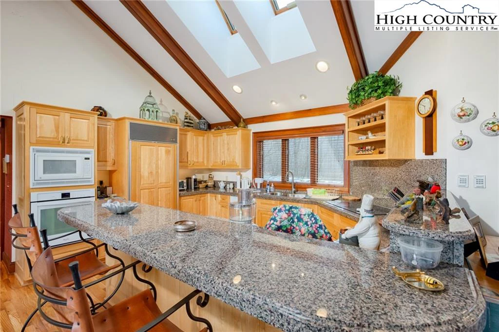 Image number 20 for the current listing