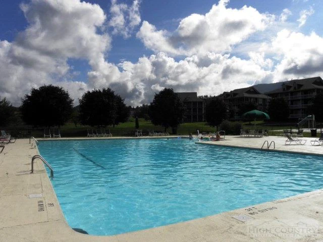 Image number 2 for the current listing