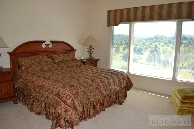Image number 7 for the current listing