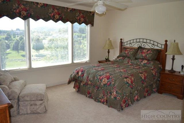 Image number 18 for the current listing
