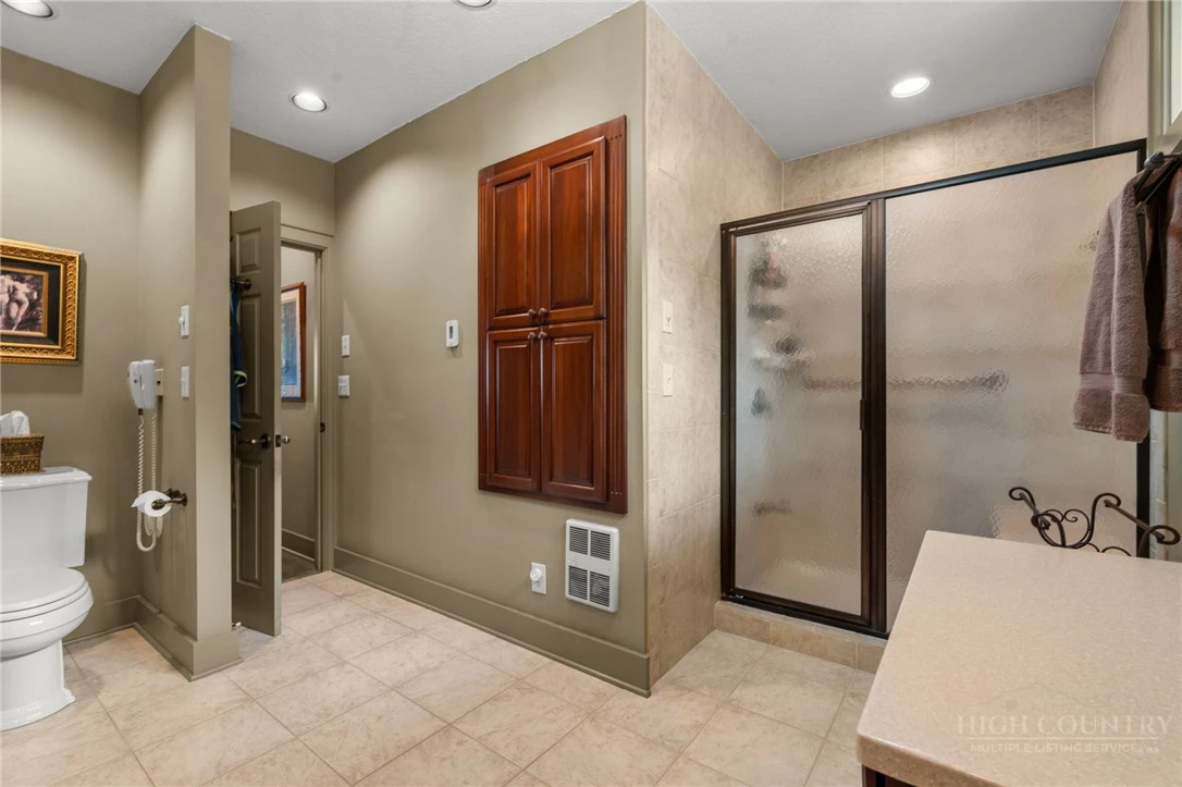 Image number 6 for the current listing