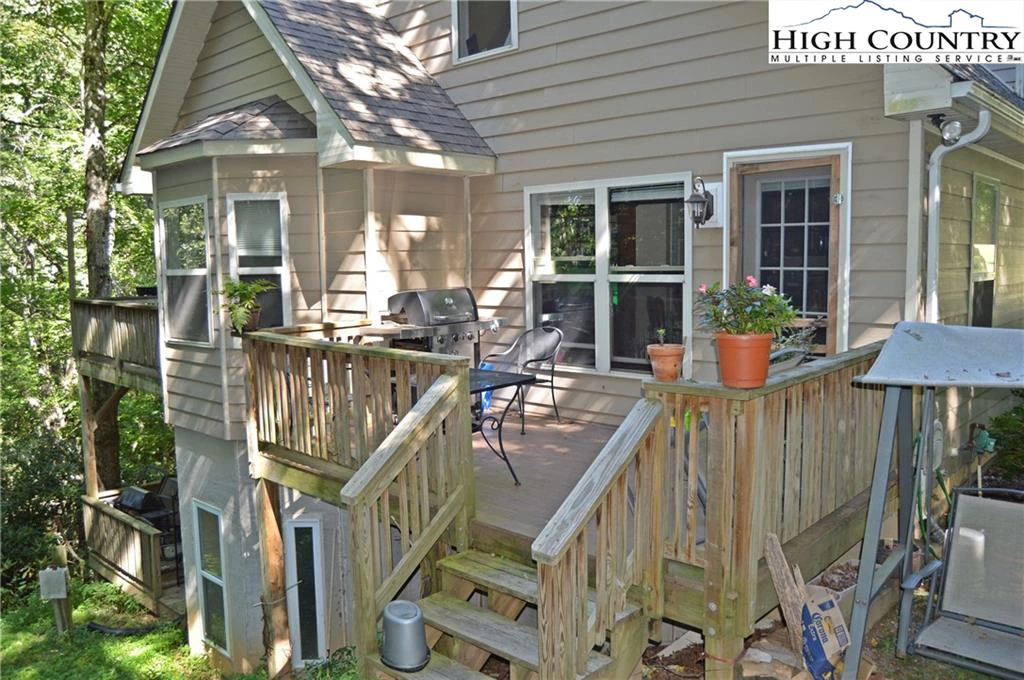 Image number 21 for the current listing