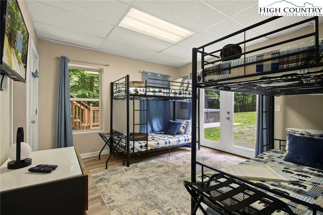 Image number 6 for the current listing