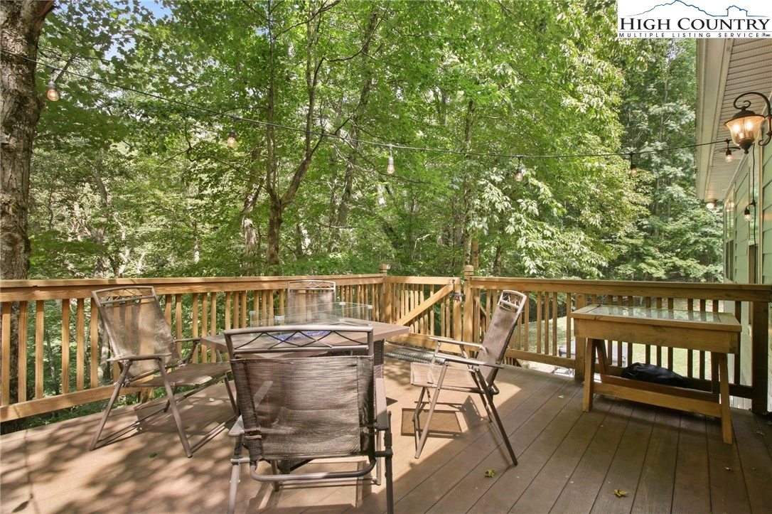 Image number 17 for the current listing