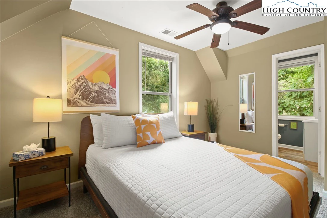 Image number 3 for the current listing