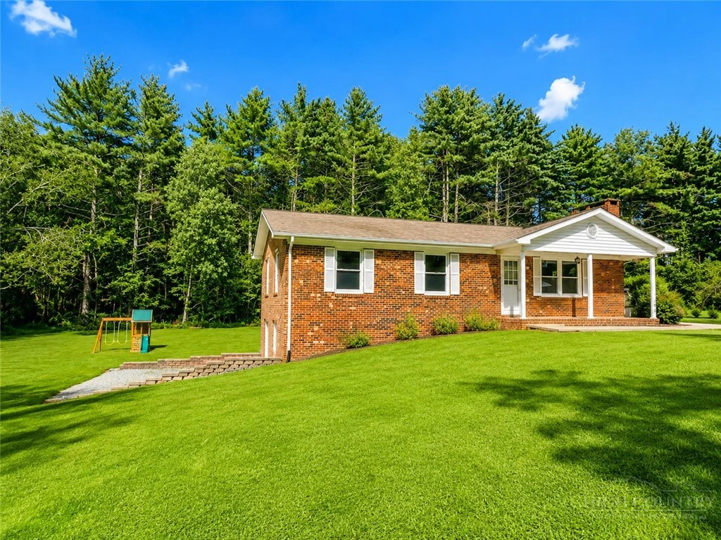 Image number 2 for the current listing