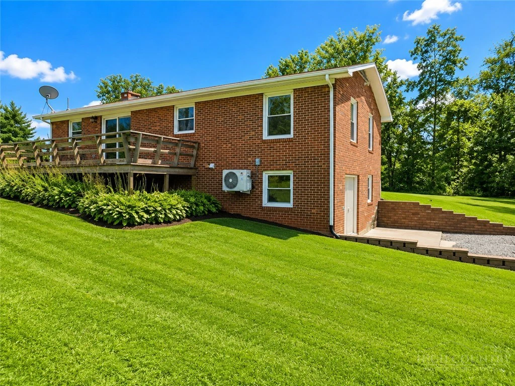 Image number 5 for the current listing