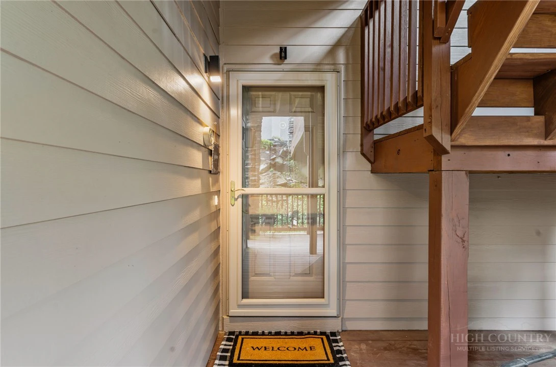 Image number 7 for the current listing