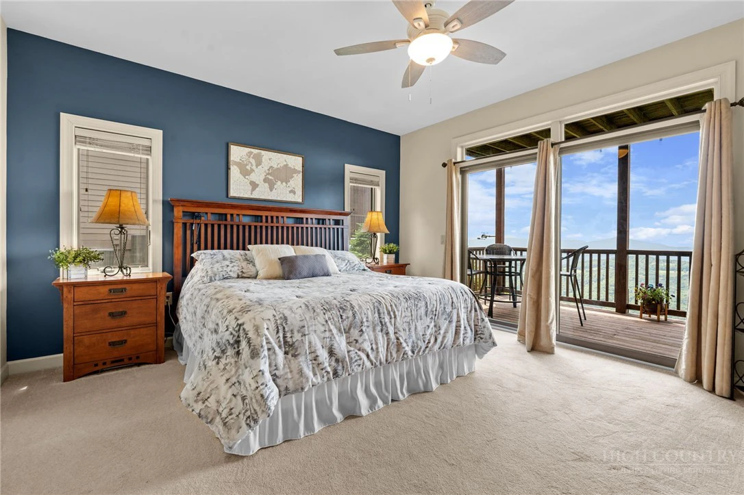 Image number 19 for the current listing