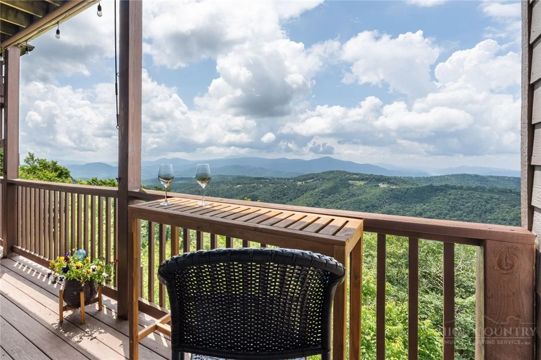 Image number 2 for the current listing