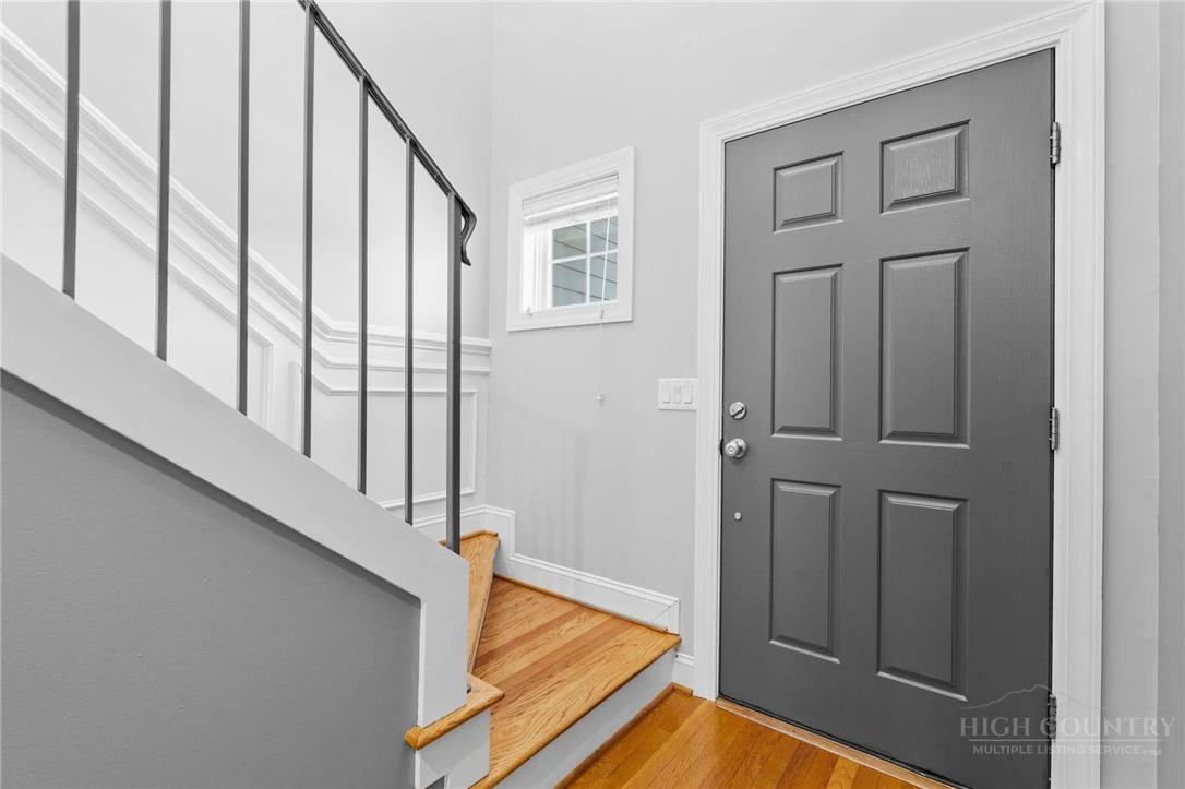 Image number 12 for the current listing