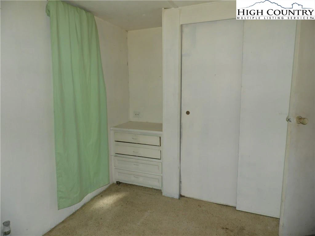 Image number 10 for the current listing