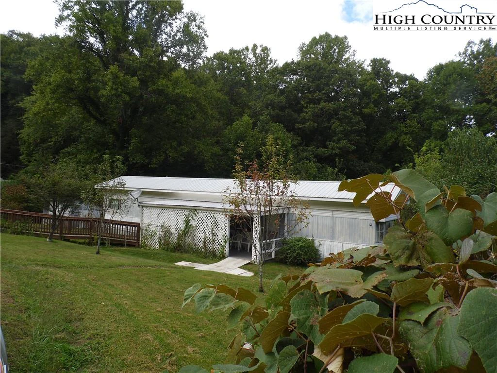 Image number 15 for the current listing