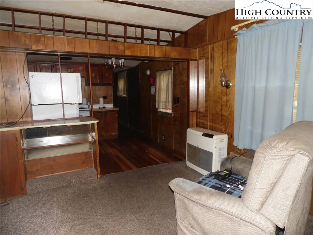 Image number 13 for the current listing