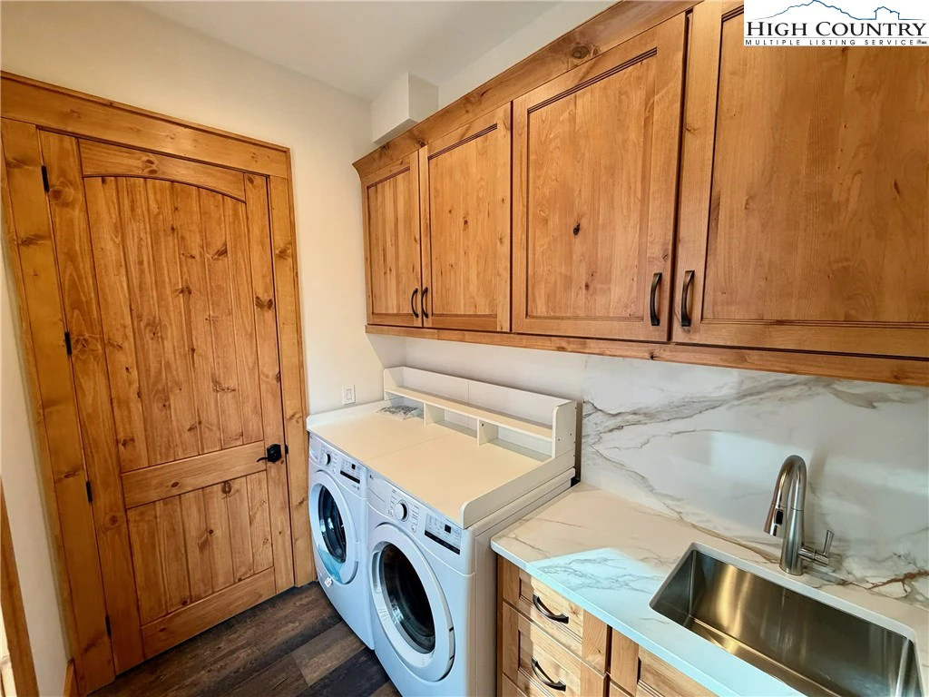 Image number 6 for the current listing