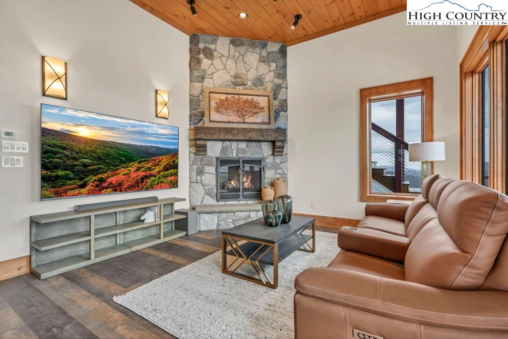 Image number 5 for the current listing