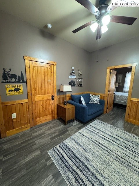 Image number 6 for the current listing