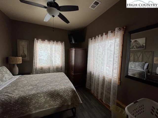 Image number 11 for the current listing