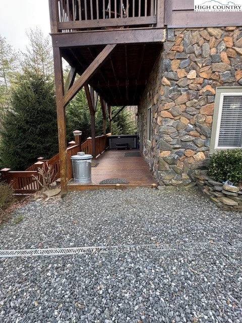 Image number 13 for the current listing