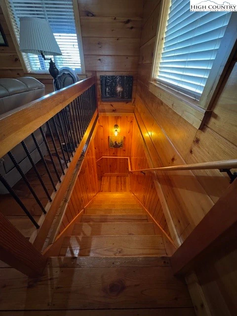 Image number 5 for the current listing