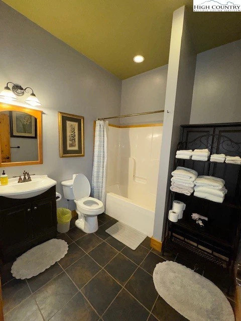 Image number 8 for the current listing