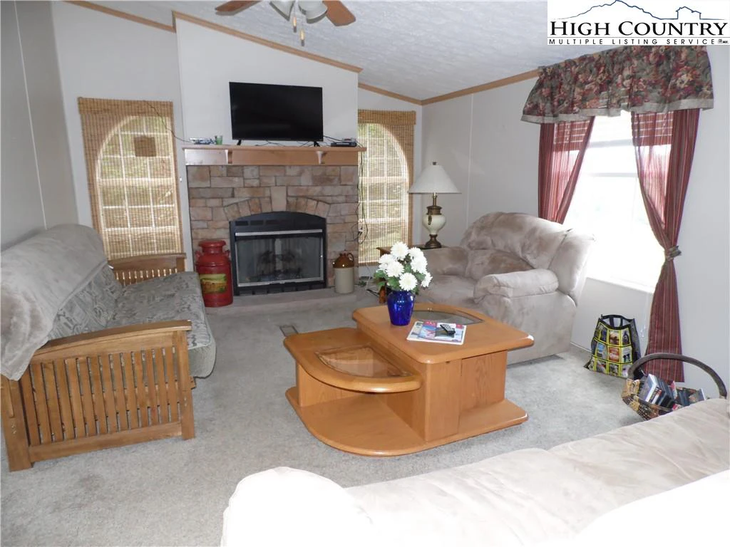Image number 8 for the current listing
