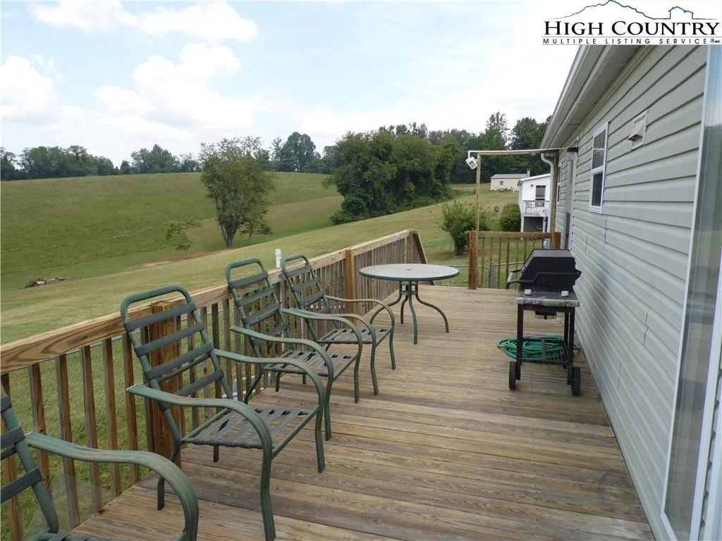 Image number 15 for the current listing